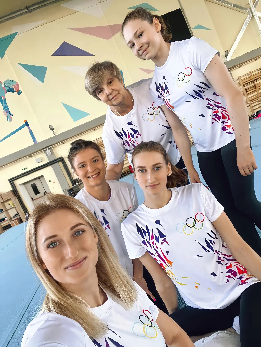 Футболки с олимпийскими кольцами