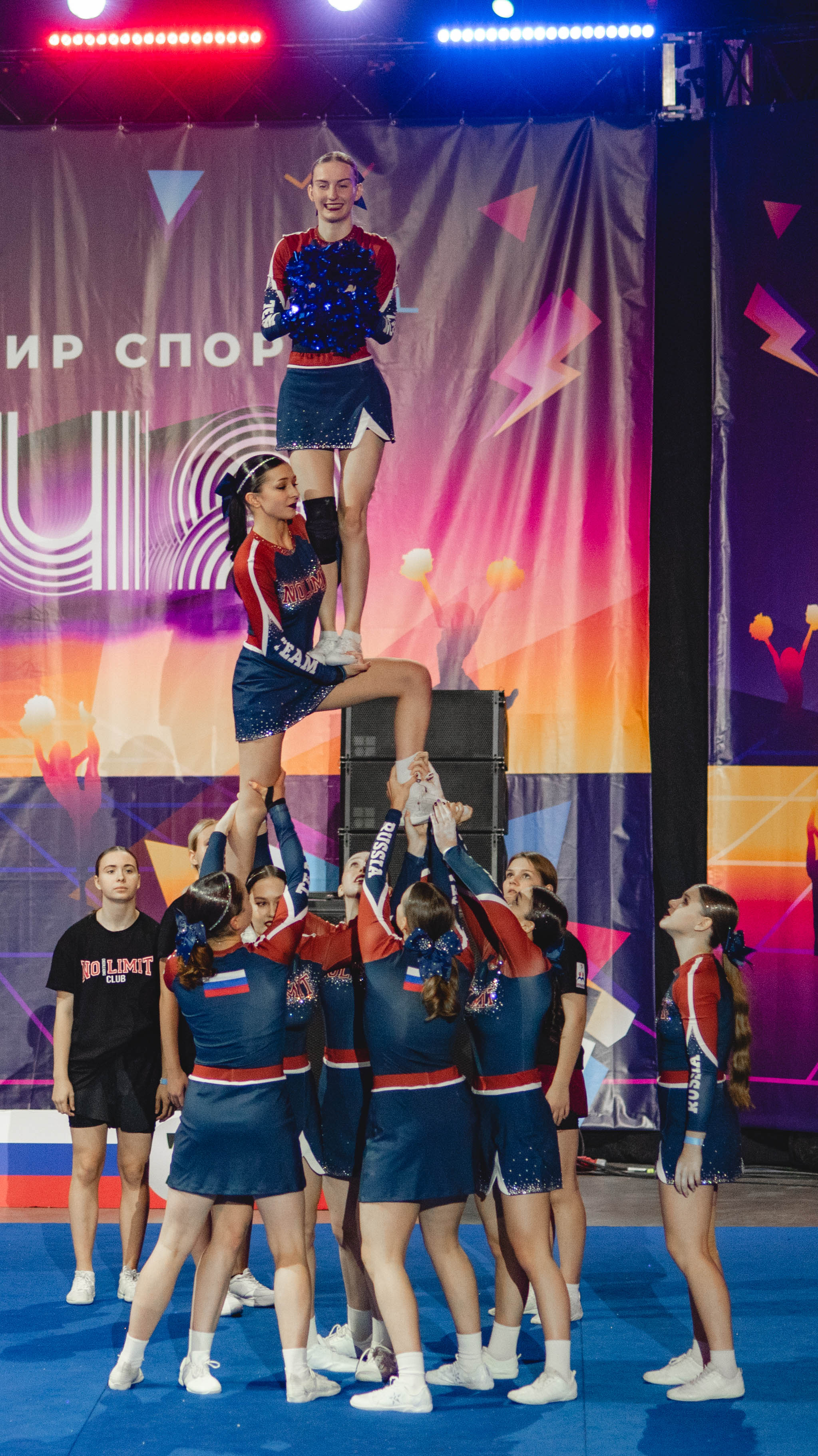 Костюм для черлидинга | Пошив яркой формы для черлидеров на заказ